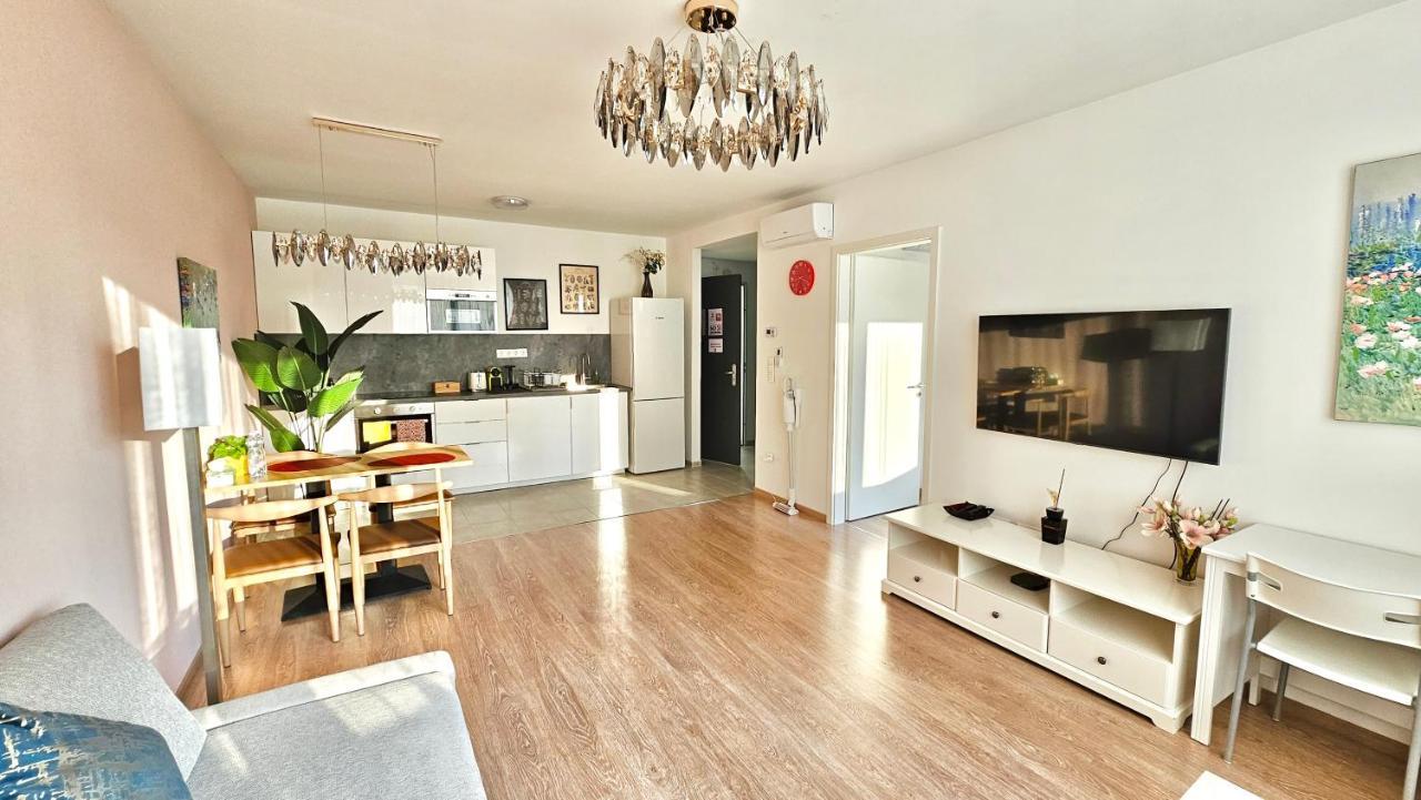 L&L Home Budapest Luaran gambar